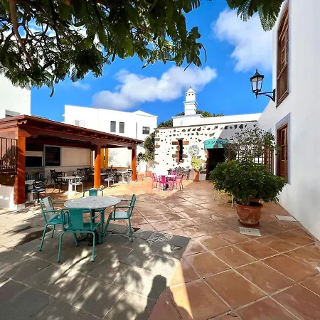 Triple Classic, Desajuno, Wifi Gratis, Con Estupenda Piscina En Yaiza 아파트 *