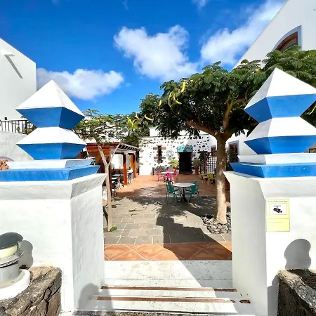 Triple Classic, Desajuno, Wifi Gratis, Con Estupenda Piscina En Yaiza Appartement *