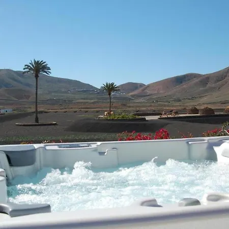 公寓 Triple Classic, Desajuno, Wifi Gratis, Con Estupenda Piscina En Yaiza *