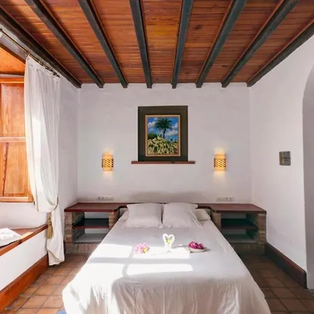 Triple Classic, Desajuno, Wifi Gratis, Con Estupenda Piscina En Yaiza *