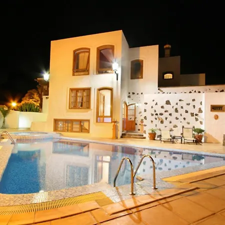 Triple Classic, Desajuno, Wifi Gratis, Con Estupenda Piscina En Yaiza