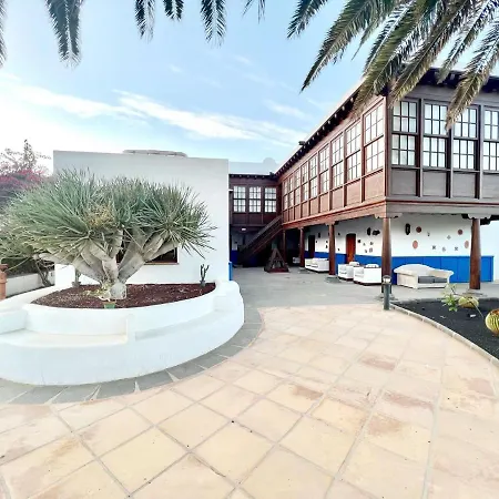 Triple Classic, Desajuno, Wifi Gratis, Con Estupenda Piscina En Yaiza